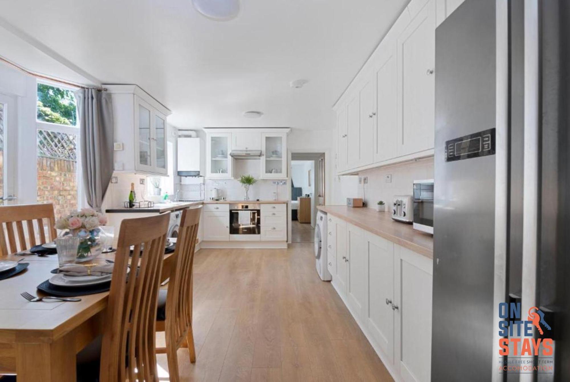 Onsitestays - Tranquil 2 Bedroom Apartment With Large Kitchen, Private Garden Near Wimbledon Station London Exterior foto
