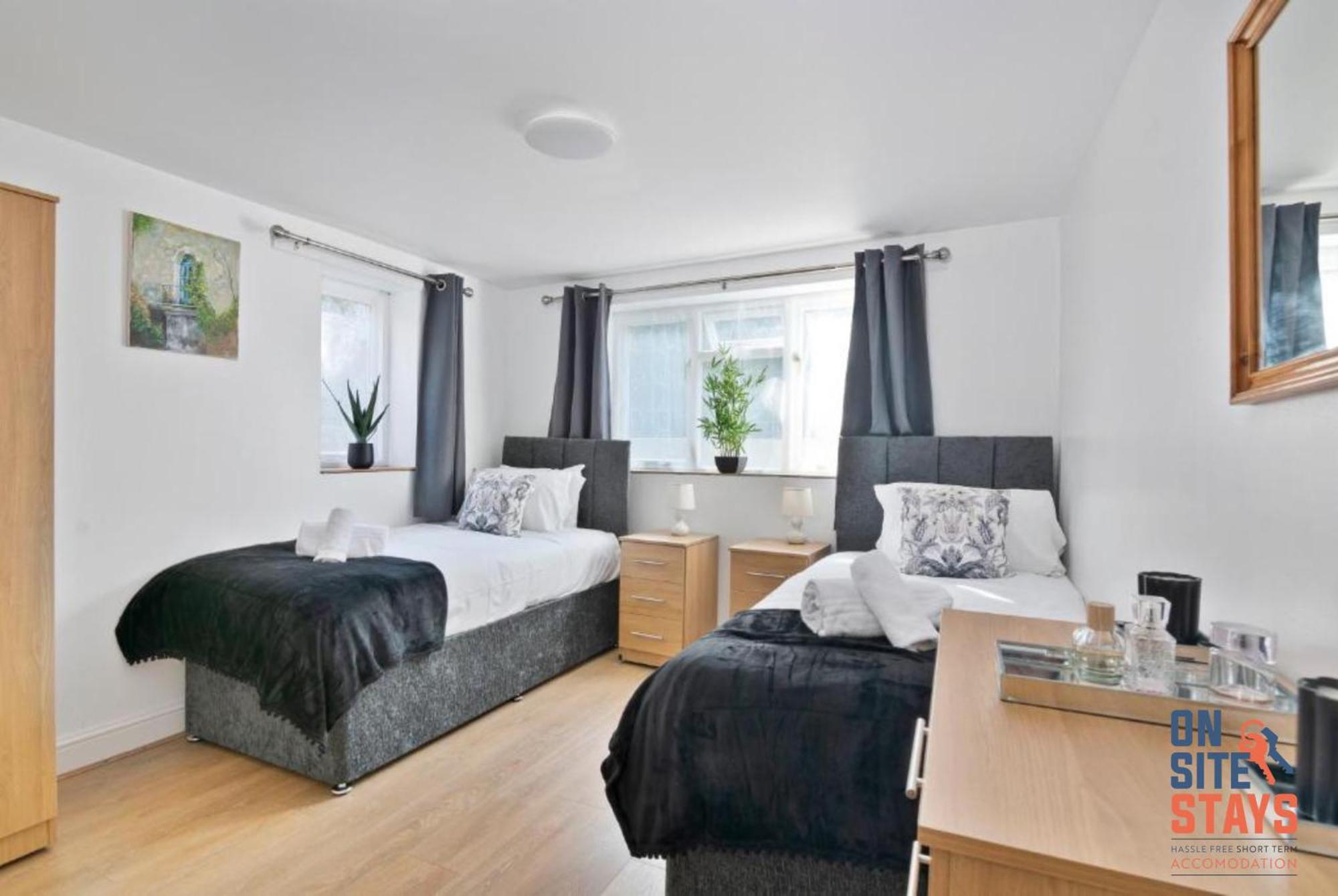 Onsitestays - Tranquil 2 Bedroom Apartment With Large Kitchen, Private Garden Near Wimbledon Station London Exterior foto