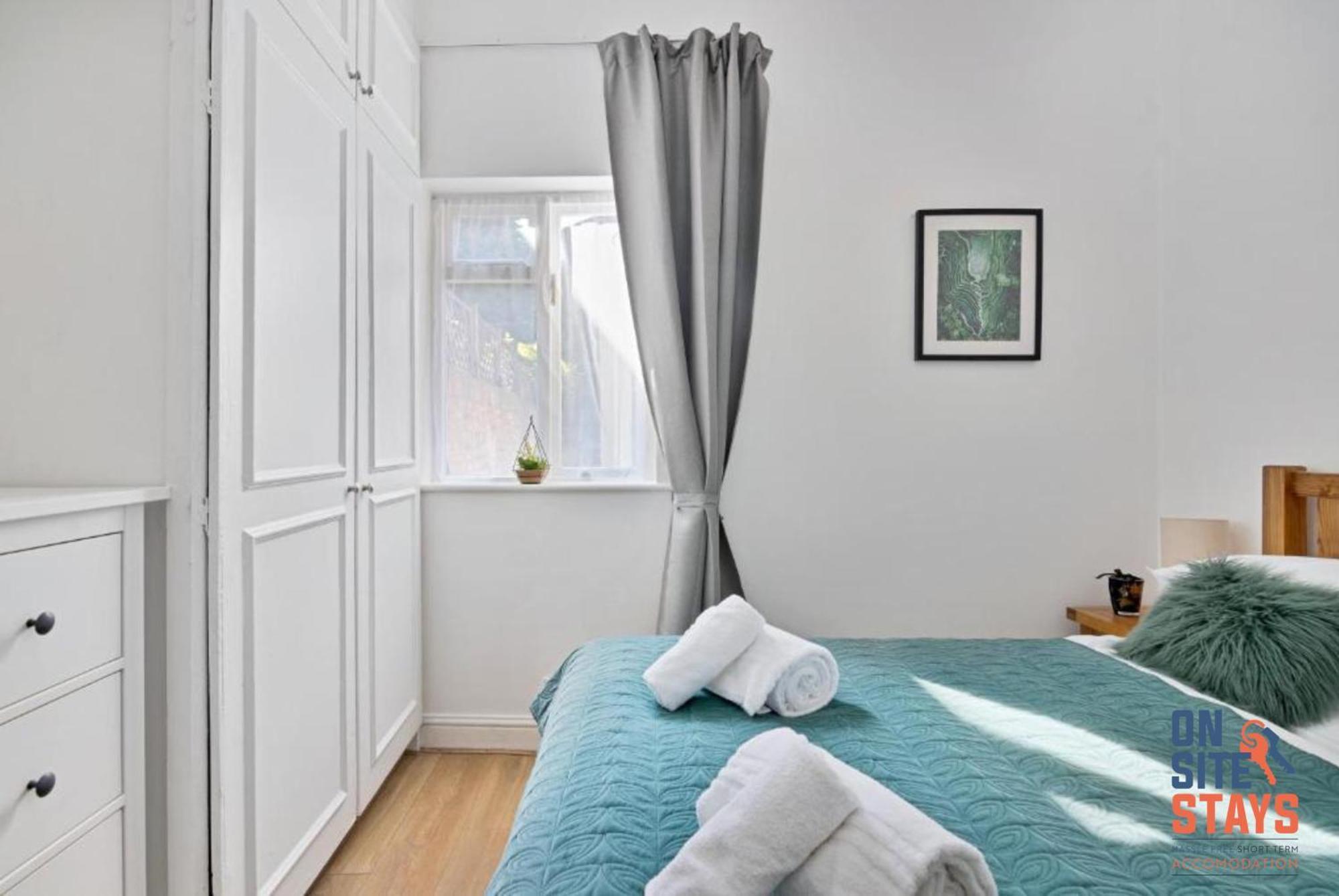Onsitestays - Tranquil 2 Bedroom Apartment With Large Kitchen, Private Garden Near Wimbledon Station London Exterior foto