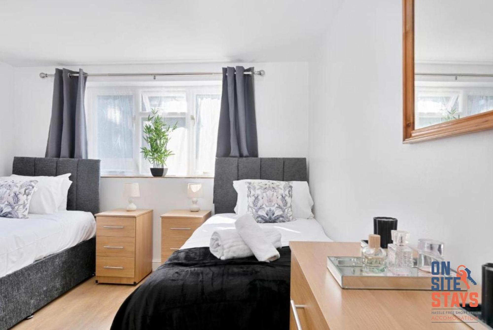 Onsitestays - Tranquil 2 Bedroom Apartment With Large Kitchen, Private Garden Near Wimbledon Station London Exterior foto