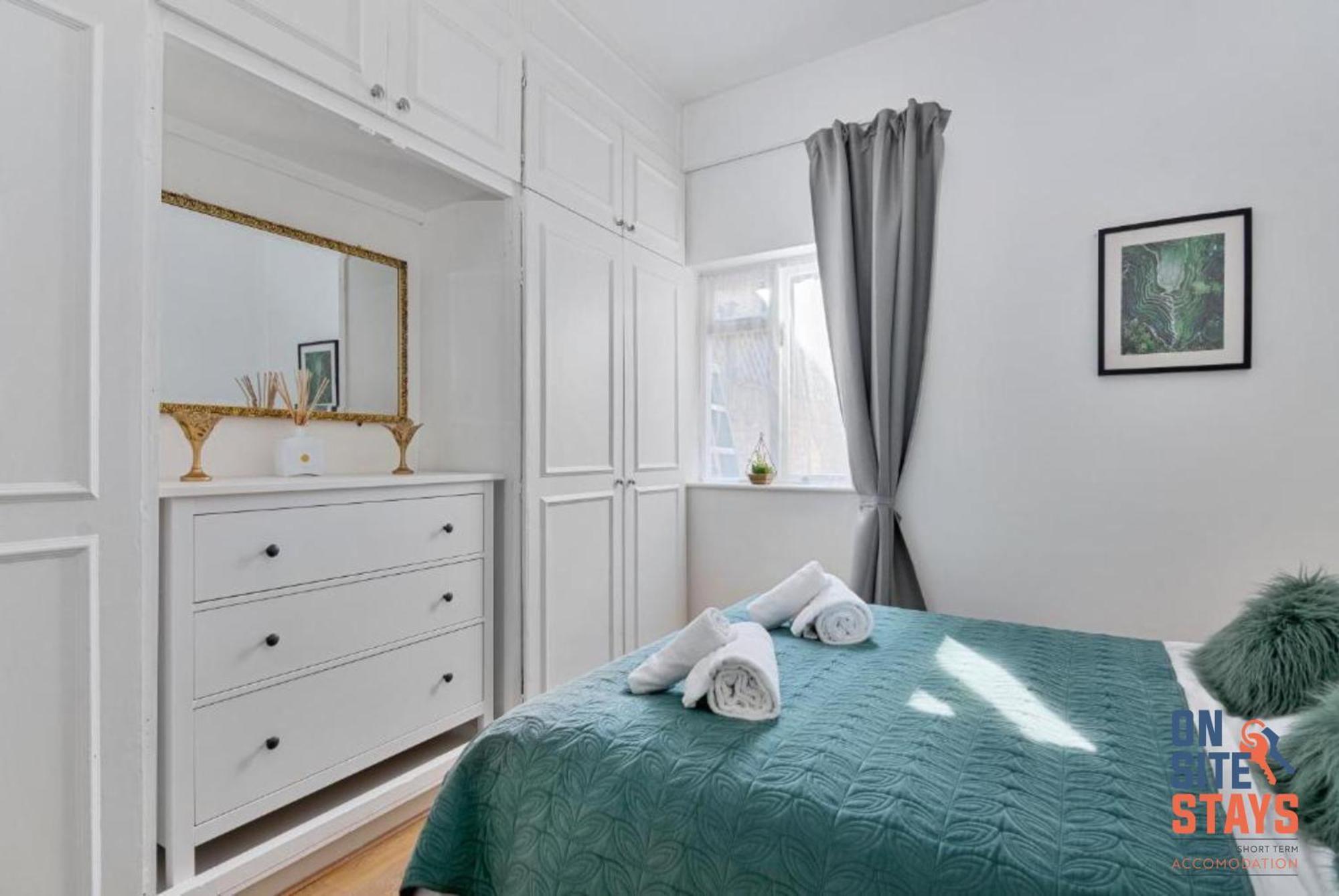 Onsitestays - Tranquil 2 Bedroom Apartment With Large Kitchen, Private Garden Near Wimbledon Station London Exterior foto